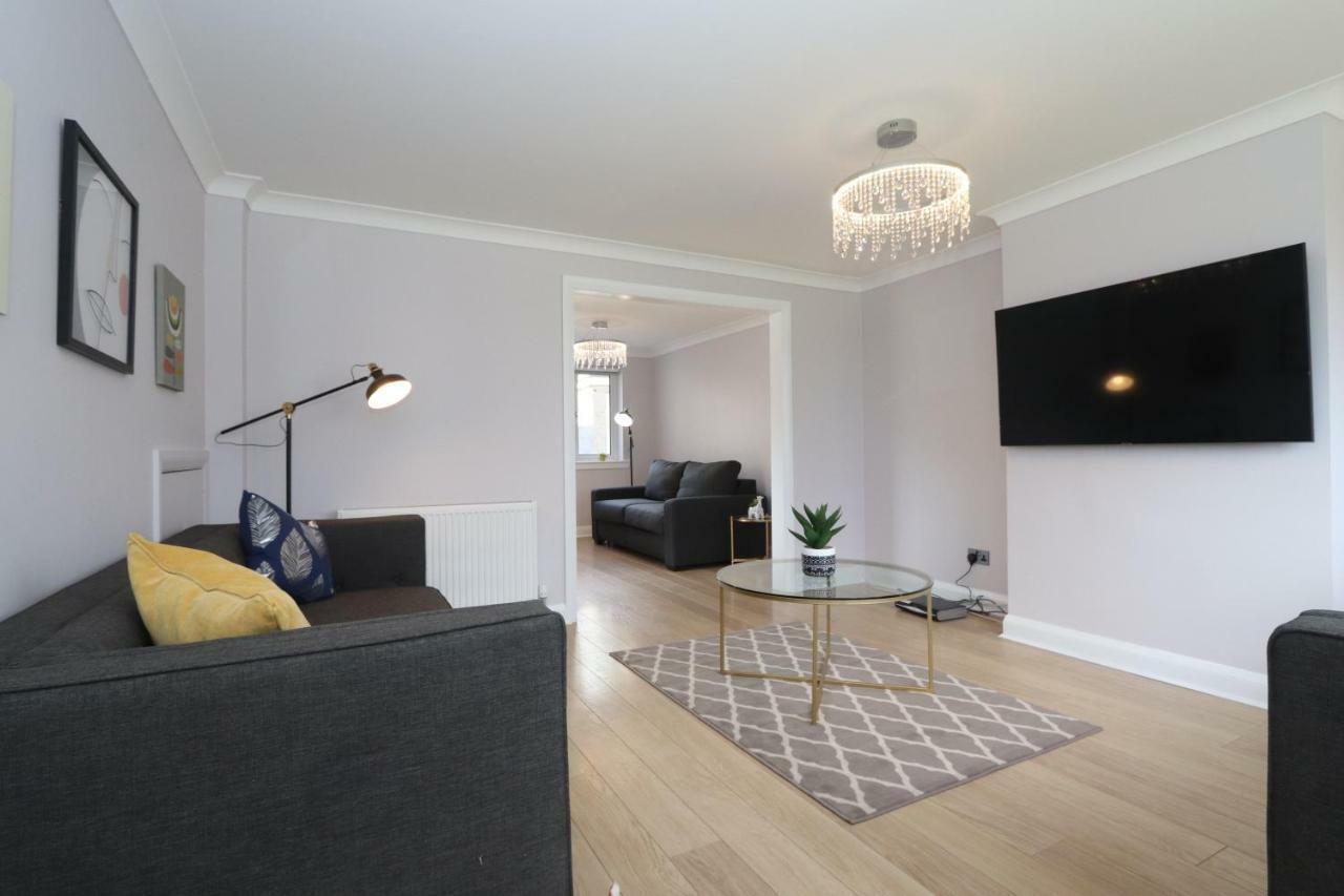 Dunfermline - Luxury 3 Bedroom 2 Bathroom Detached House With Garden Zewnętrze zdjęcie